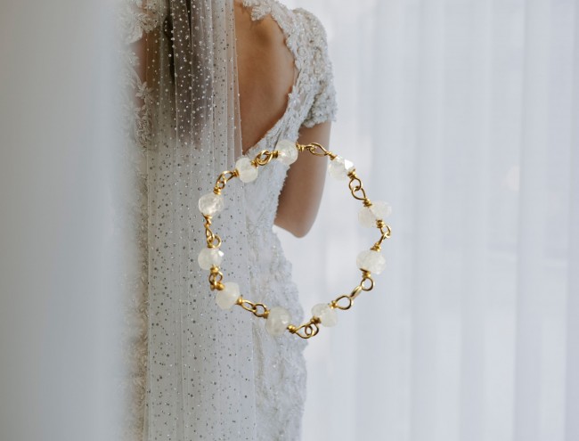 white  rozario quartz chain ring 