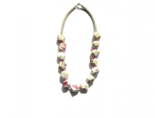 white pink agate, glass beads necklace