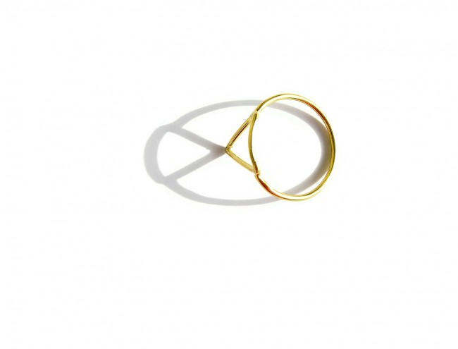 triangle 14K gold ring