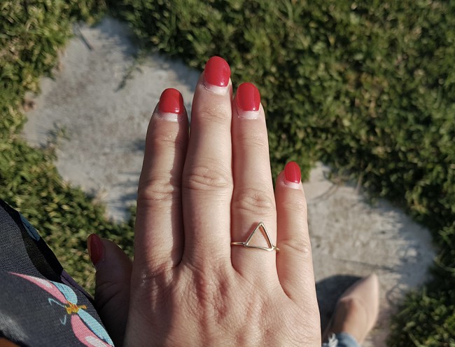 triangle 14K gold ring