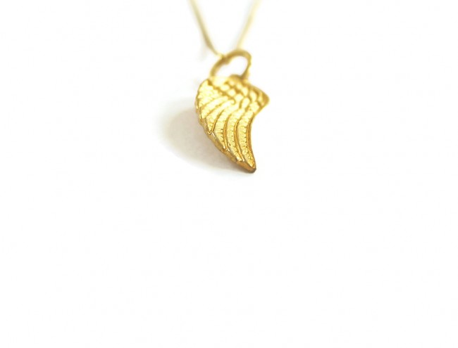 yellow gold wing charm chain necklace