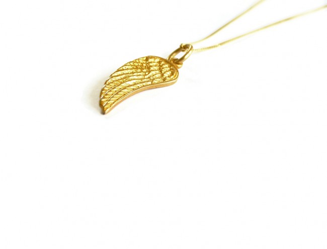 yellow gold wing charm chain necklace