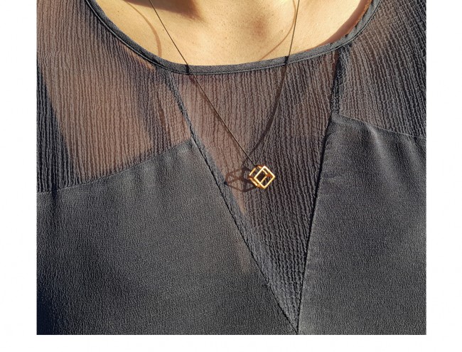 cube black silver chain necklace 